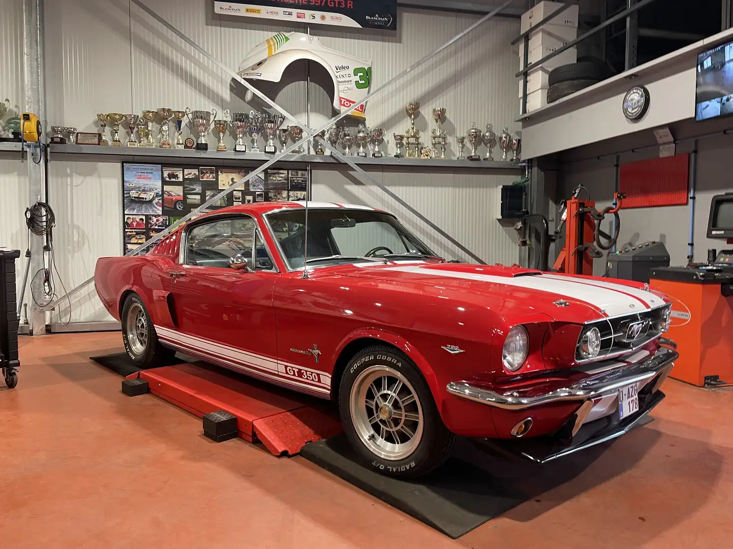 Ford Mustang Fastback Rouge - 1