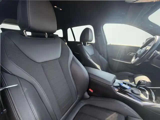 BMW 3 Series view 12