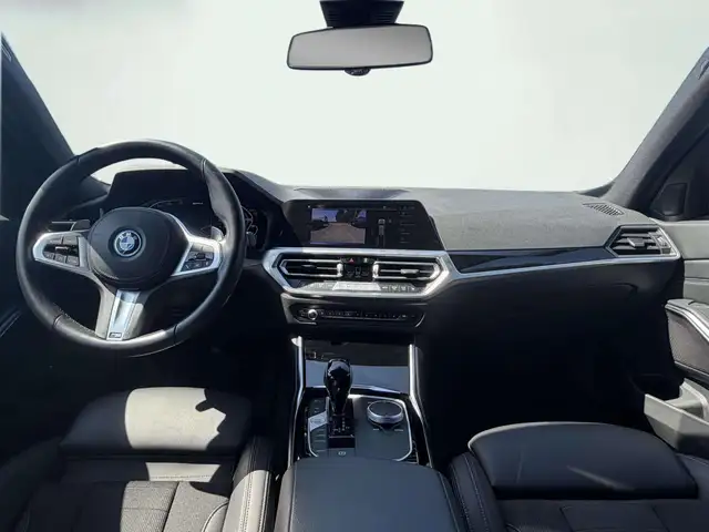 BMW 3 Series view 7