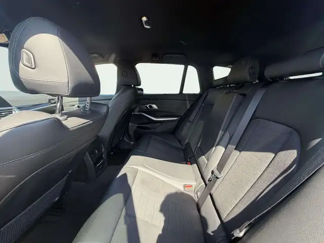 BMW 3 Series view 11