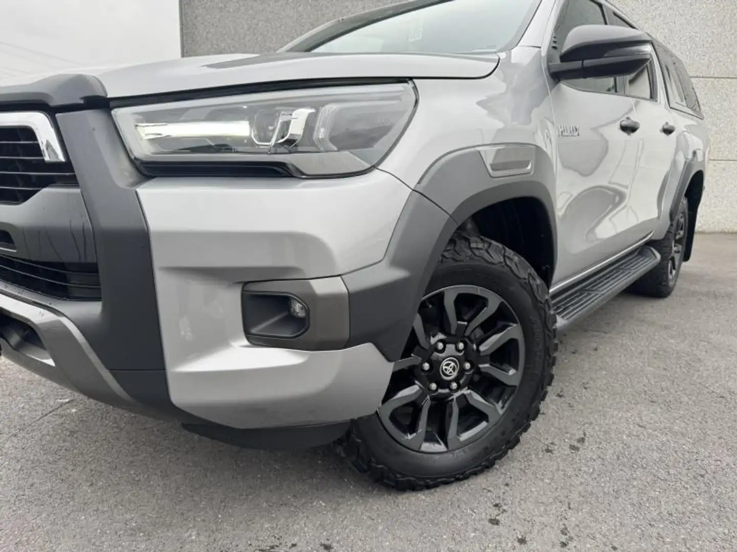 Toyota Hilux 2.8D4D 204hp 6AT Invincible Argent - 2