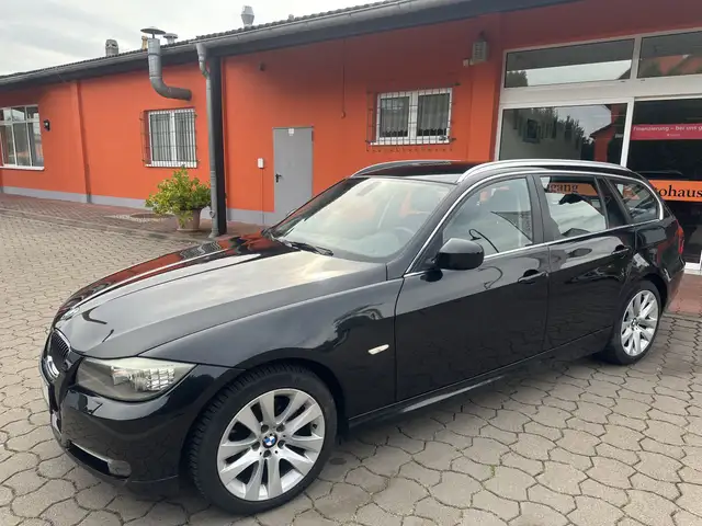BMW 3 Series view 3