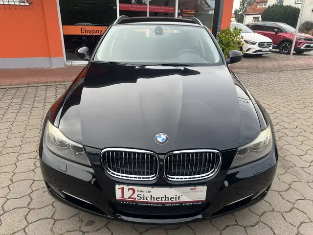 BMW 3 Series view 2