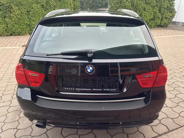 BMW 3 Series view 6