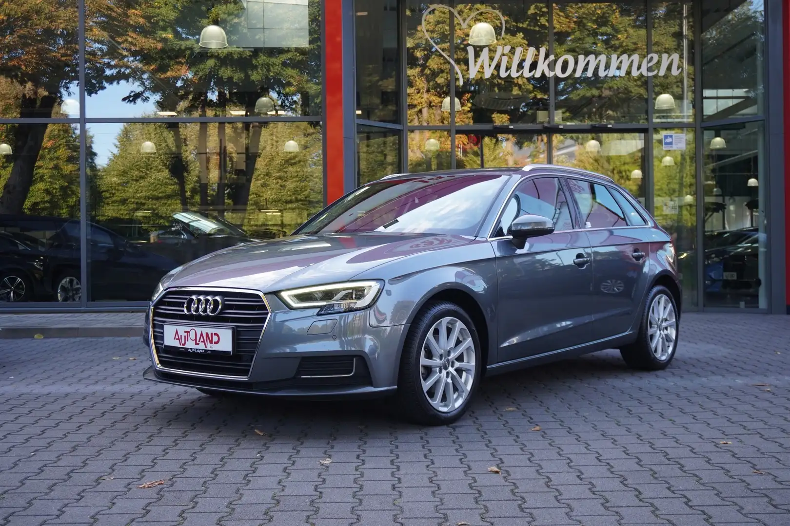 Audi A3 SB 35 TFSI S-Tronic advanced VC LED Navi DAB Grau - 2