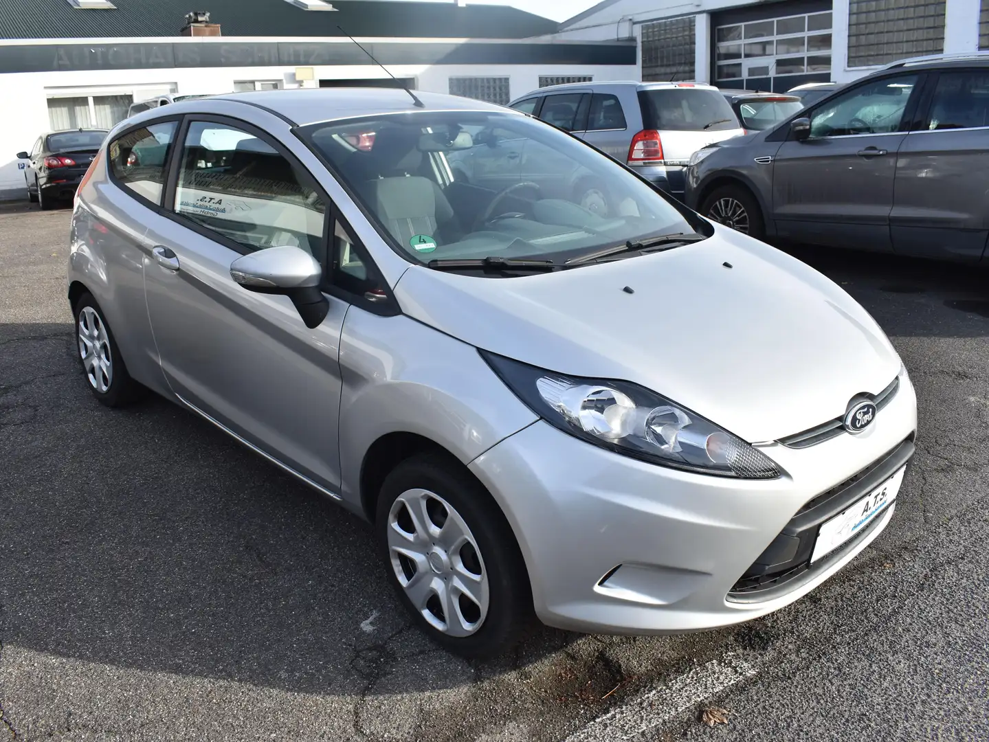 Ford Fiesta Trend 1.6 TDCi *KLIMA*AUX*SEHR SPARSAM*TÜV NEU Silber - 1