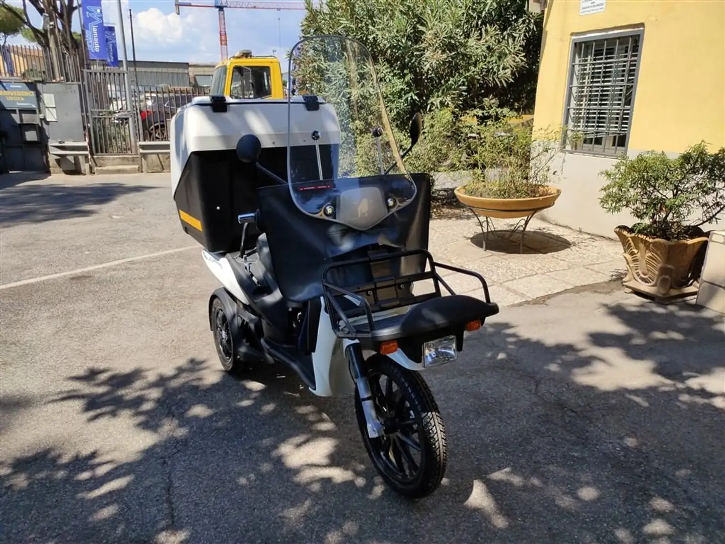 Piaggio ABS Wit - 1