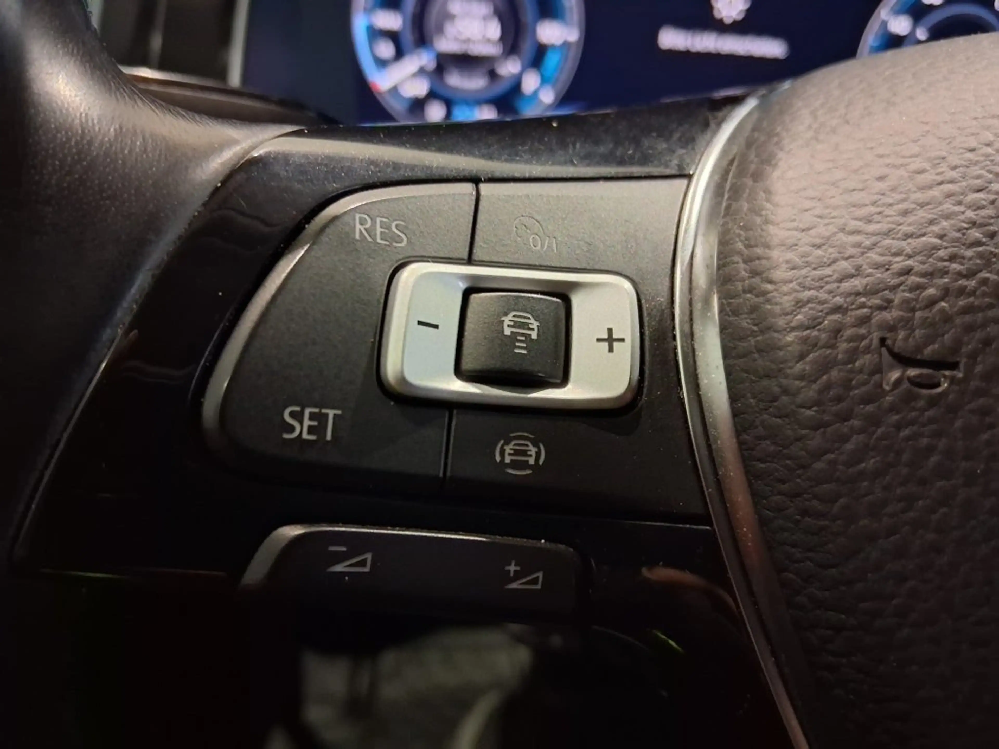 Volkswagen e-Golf Navi,LED,Leder Sportsitze,Rückfahrk.,ACC,ISOFIX — photo 11