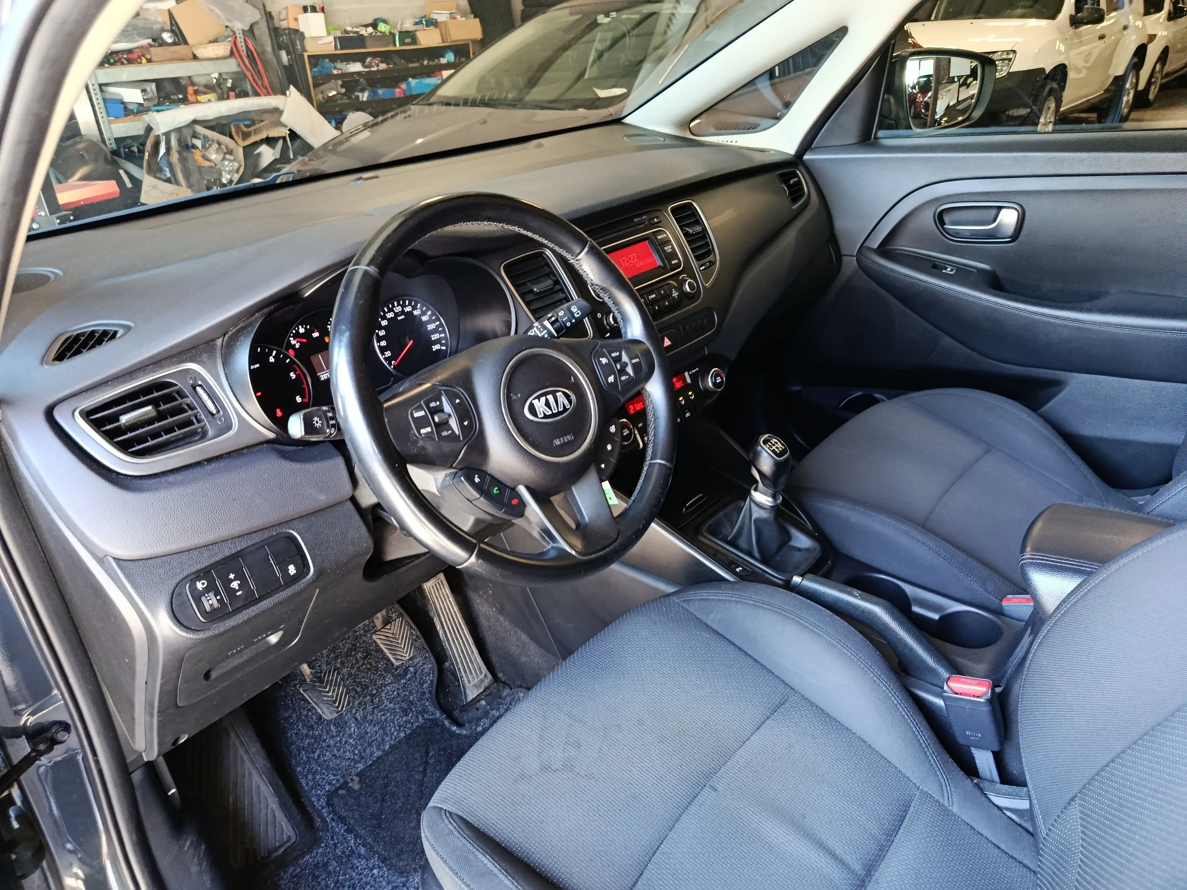 Kia Carens Carens 1.7 CRDI Sense — photo 7