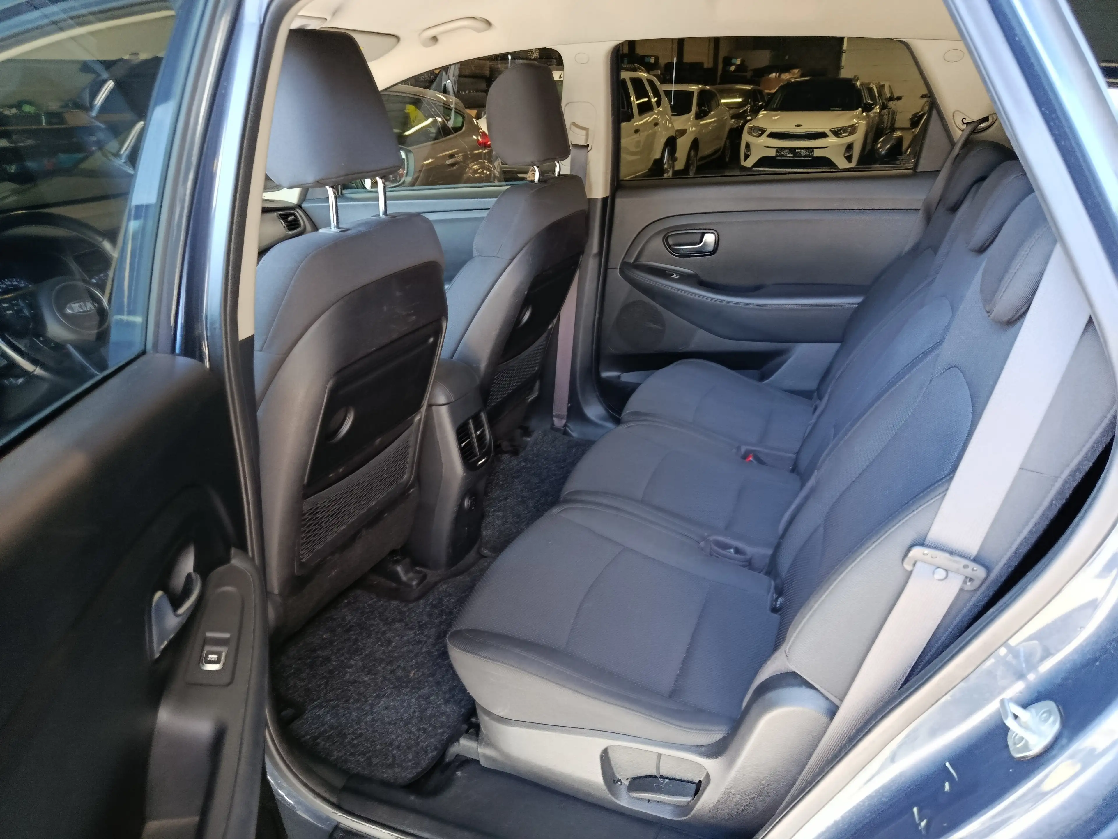 Kia Carens Carens 1.7 CRDI Sense — photo 9