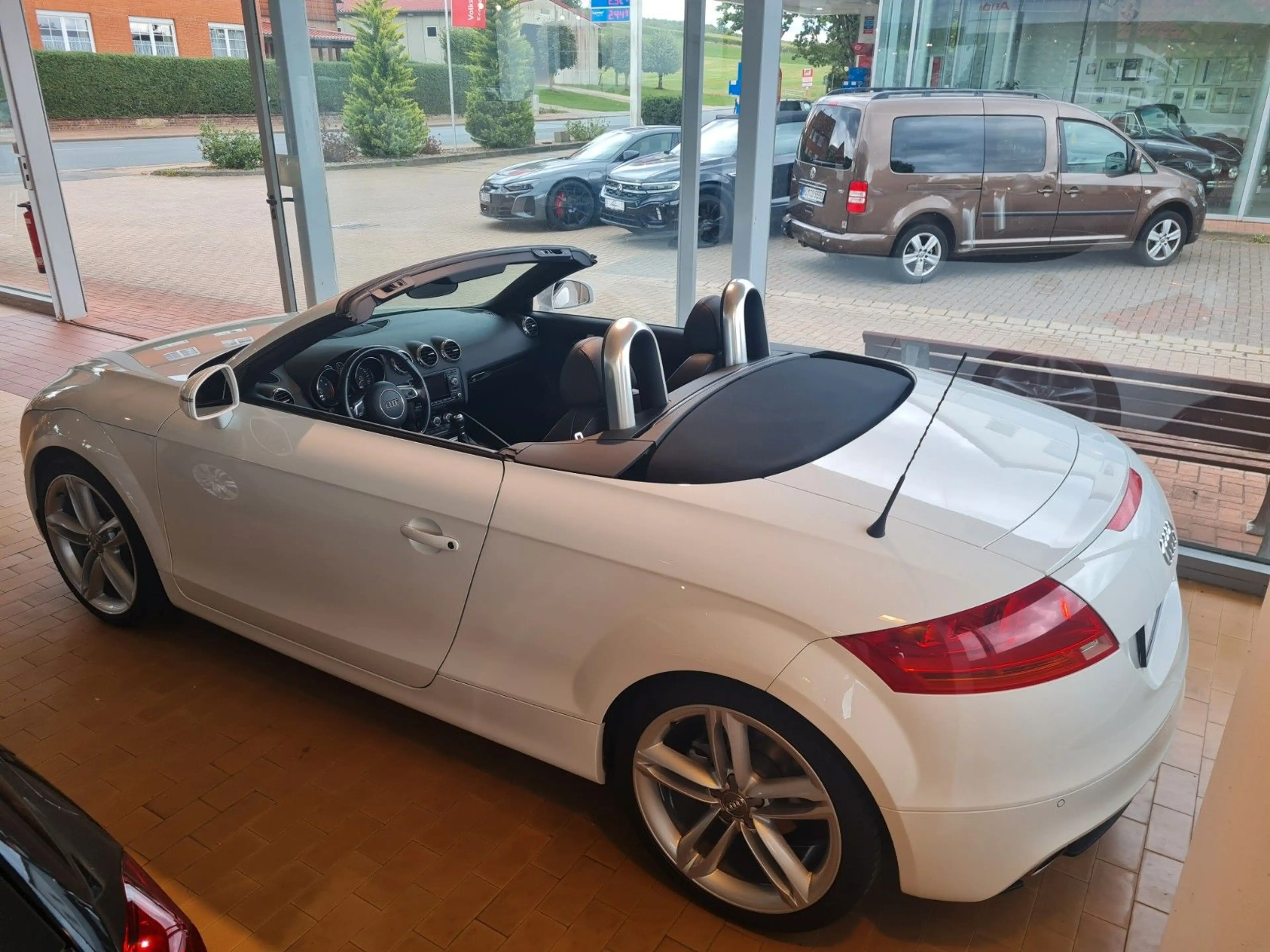 Audi TT Roadster 2.0 TFSI — photo 6