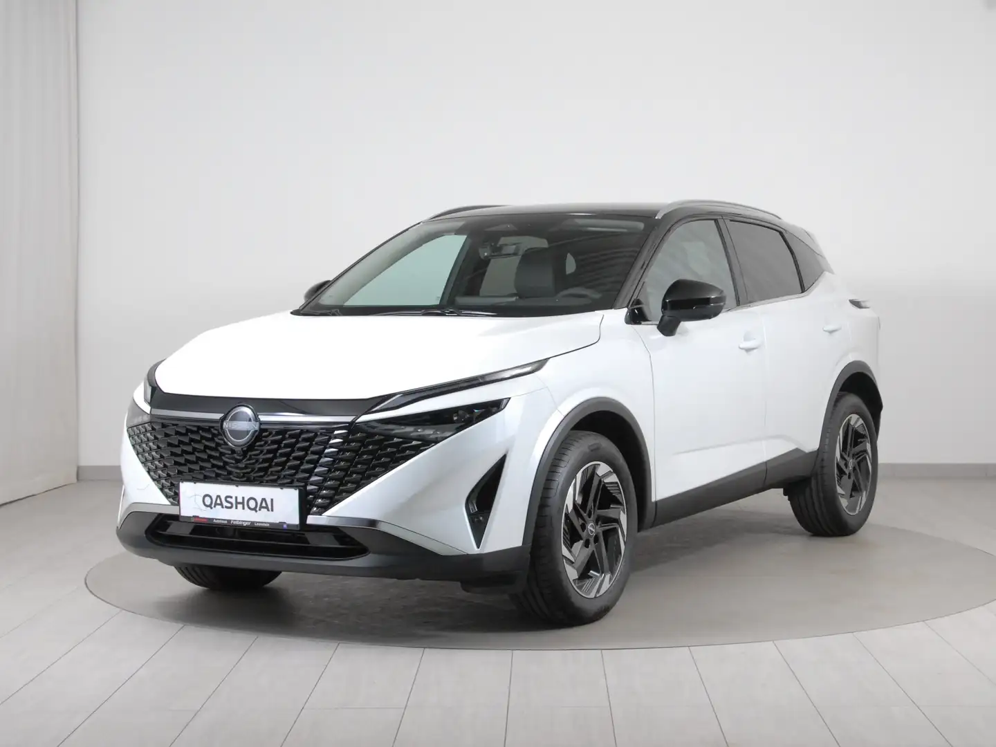 Nissan Qashqai 1,3 MHEV DIG-T N-Connecta+ Automatik Blanc - 2
