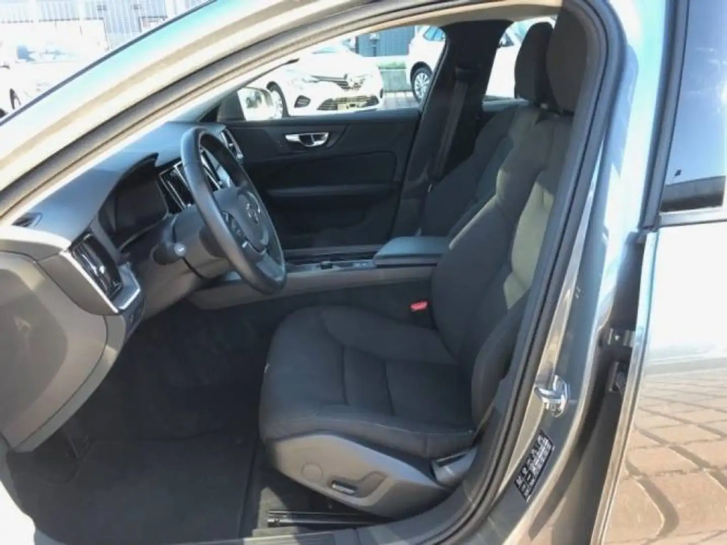 Volvo V60 D3 Geartronic Business Grigio - 2