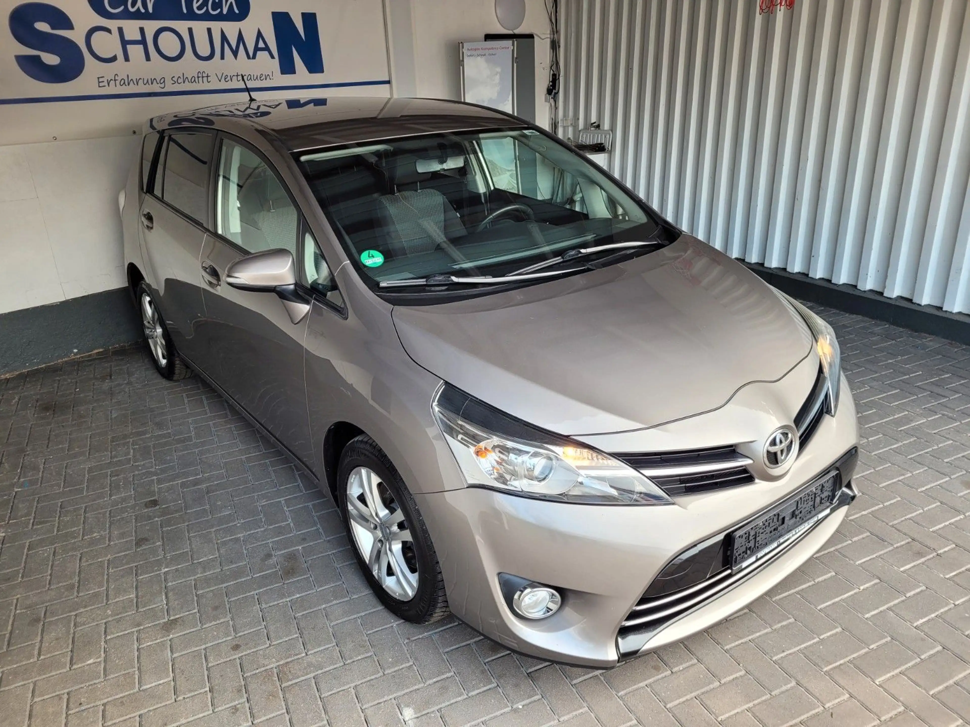 Toyota Verso Comfort*1.BESITZ*NAVI*KAMERA*SCHECKHEFT* — photo 2
