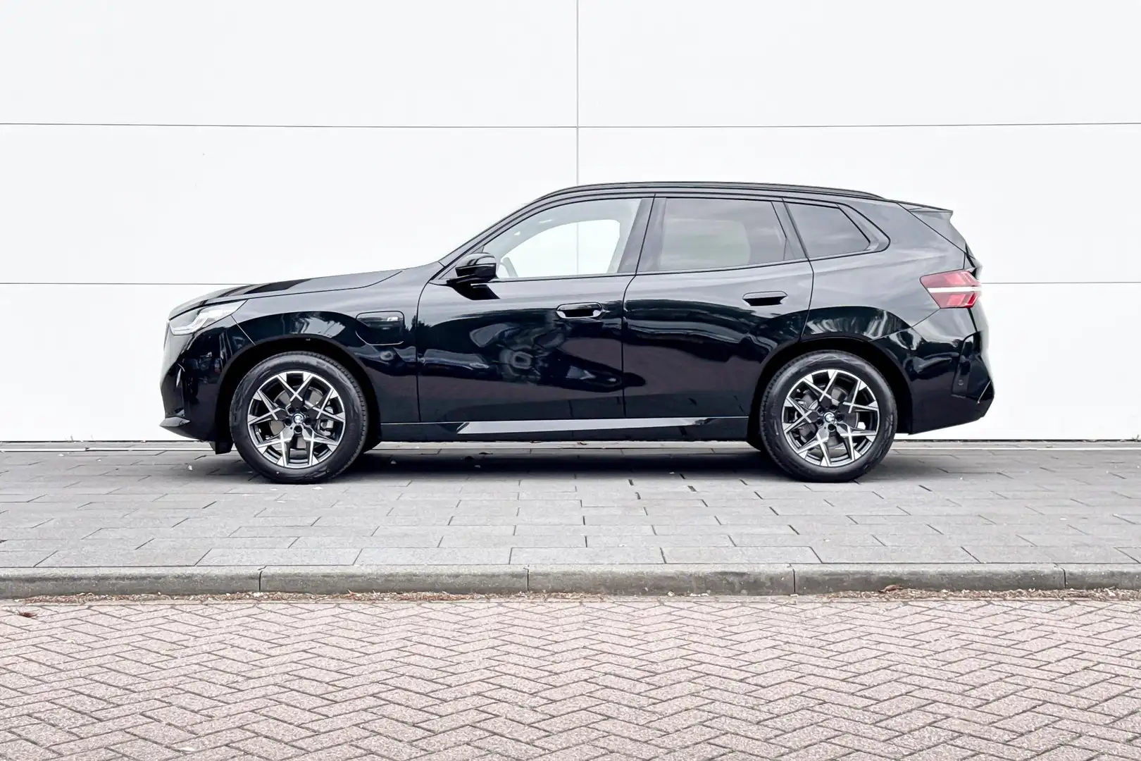 BMW X3 30e xDrive Zwart - 2
