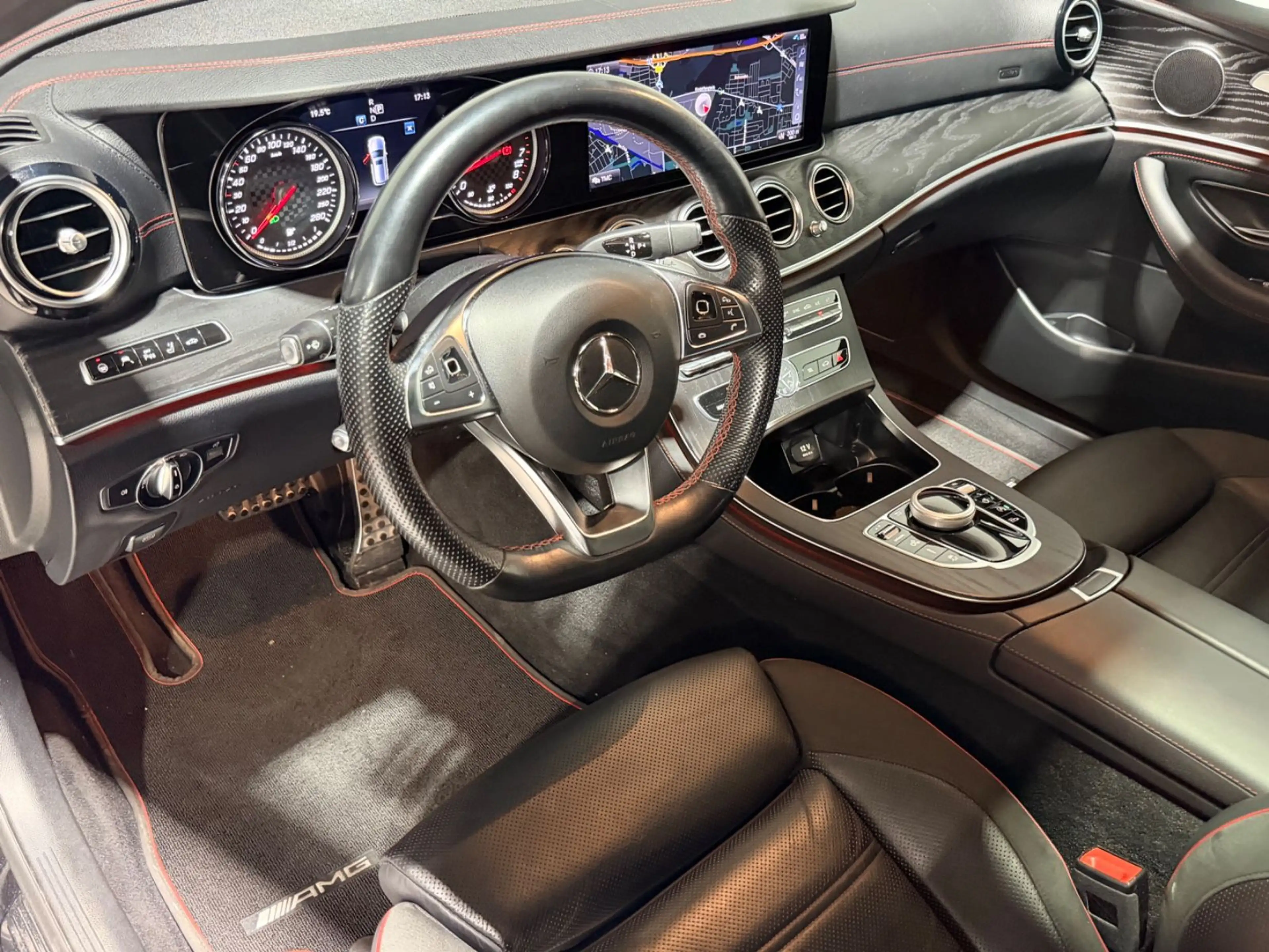Mercedes-Benz E 43 AMG 4Matic*Schiebedach*360*Leder — photo 12