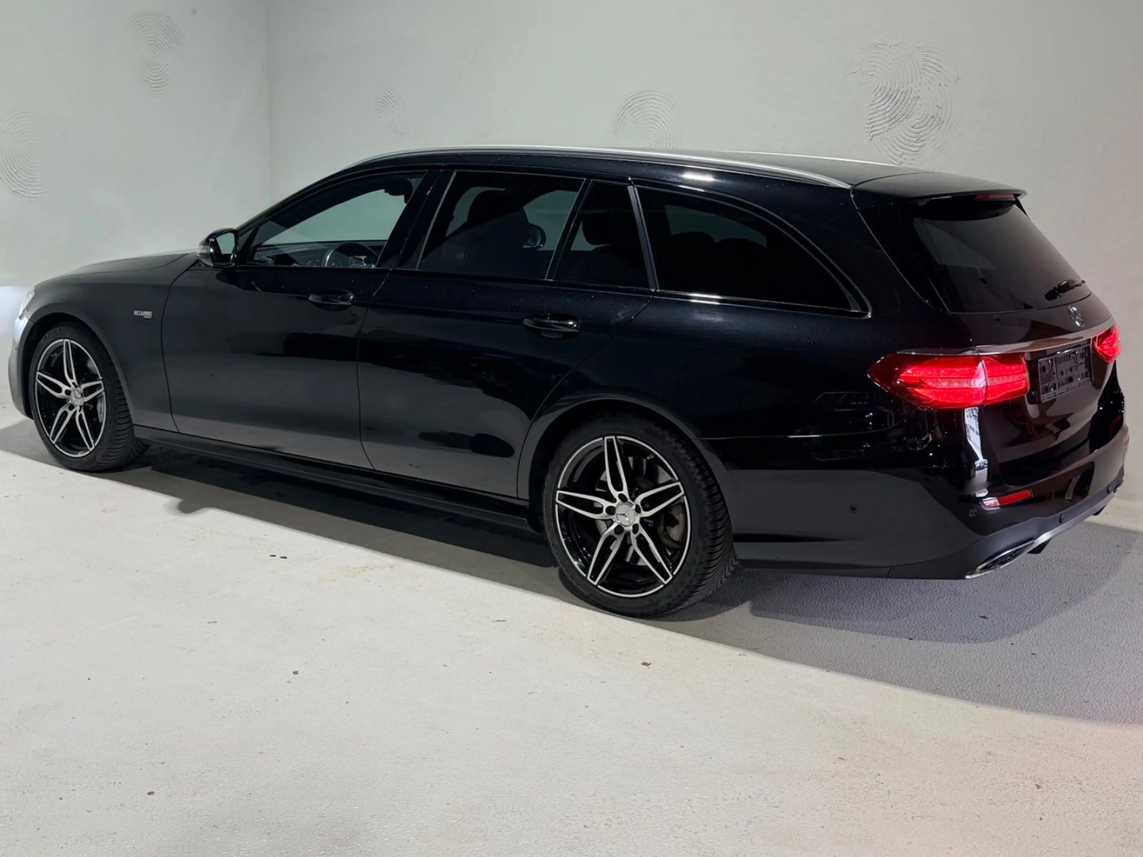 Mercedes-Benz E 43 AMG 4Matic*Schiebedach*360*Leder — photo 10