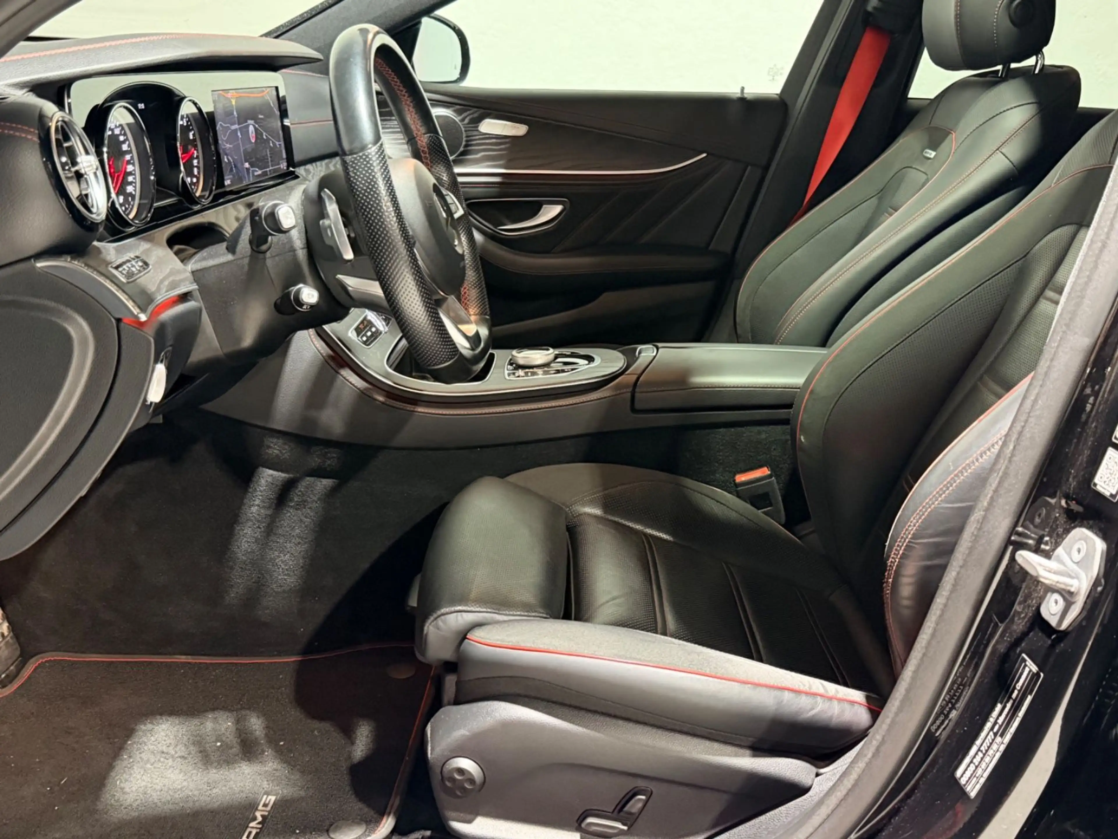 Mercedes-Benz E 43 AMG 4Matic*Schiebedach*360*Leder — photo 11