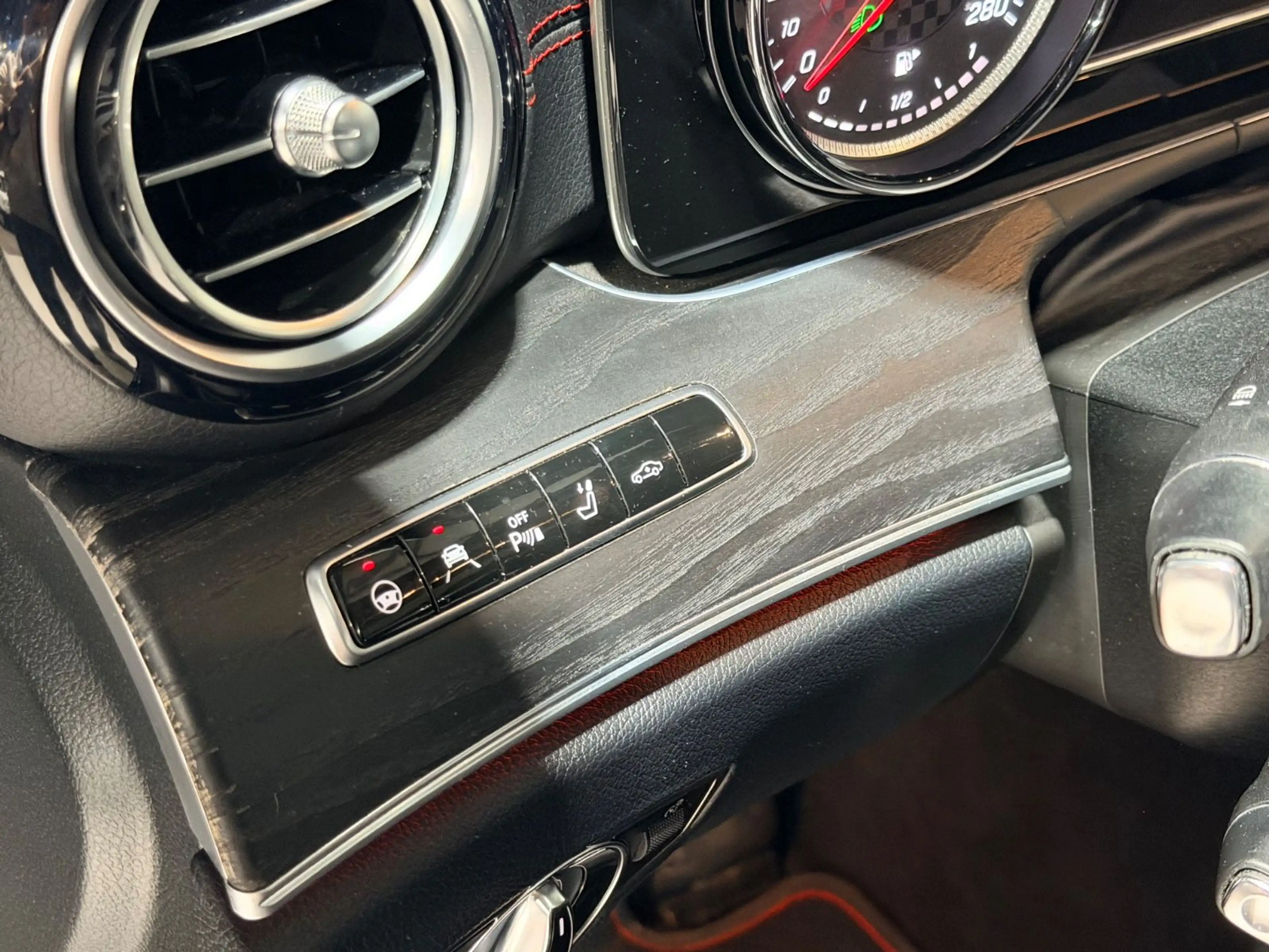 Mercedes-Benz E 43 AMG 4Matic*Schiebedach*360*Leder — photo 13