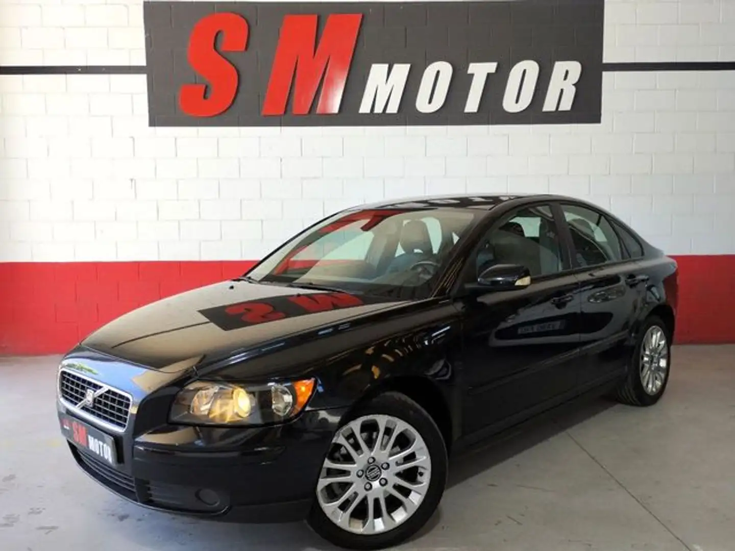 Volvo S40 2.0D Momentum Negro - 1