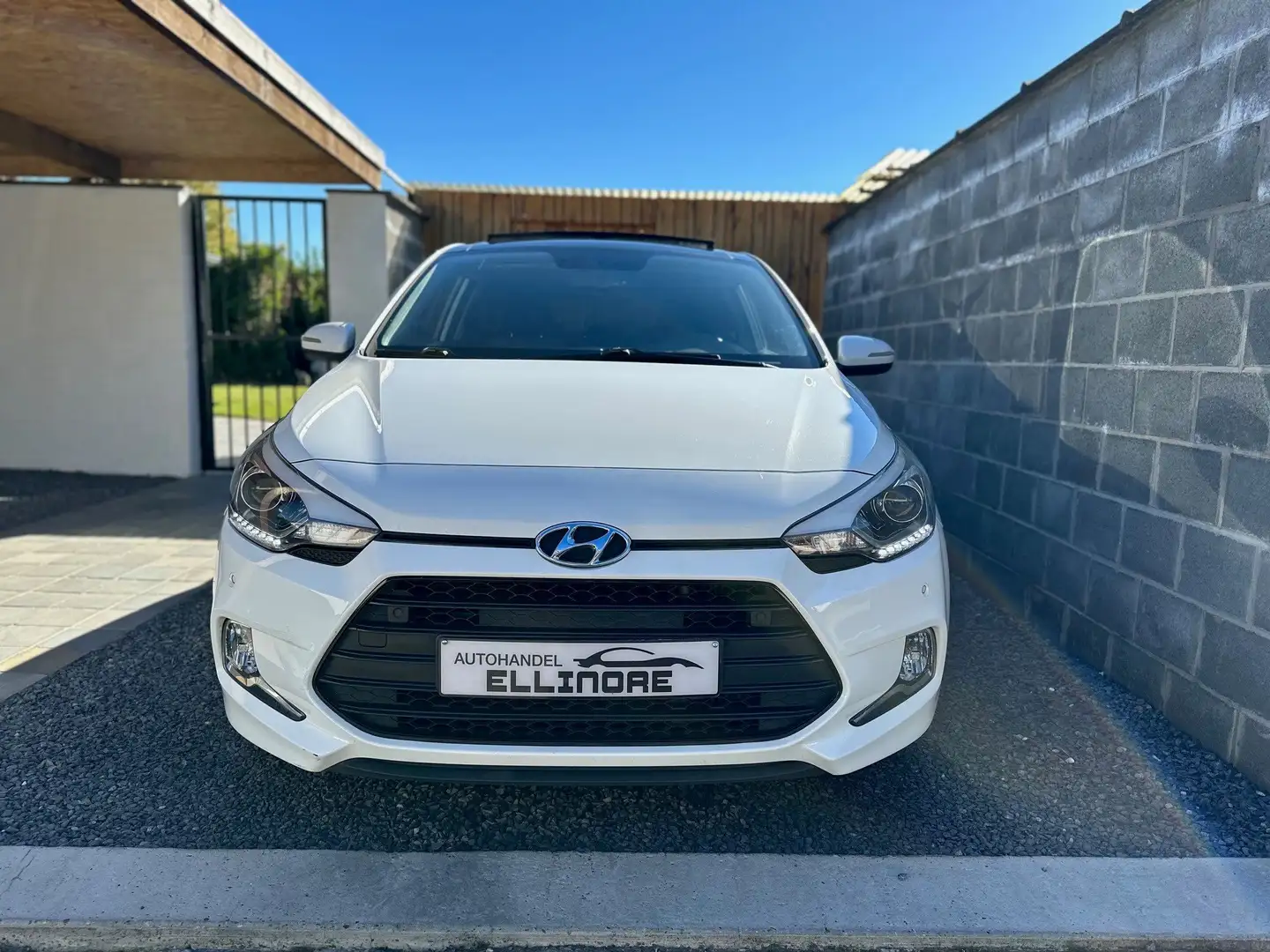 Hyundai i20 1.4 CRDi Sport Pano Led BT Pdc Euro6b Weiß - 2