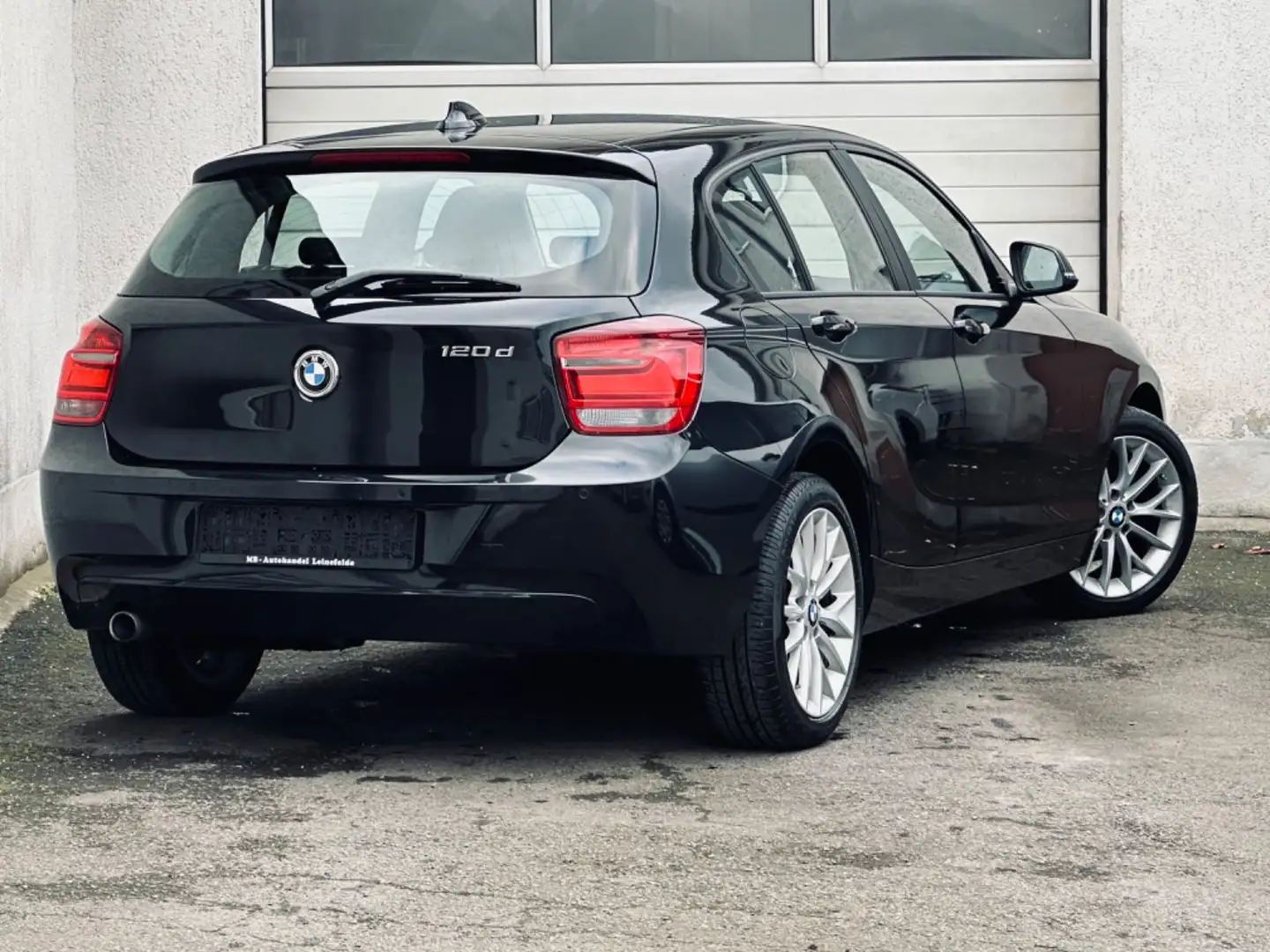 BMW 120 d Lim. 5-trg.*XENON*NAVI*SHZ*SPORT*2.HD Noir - 2