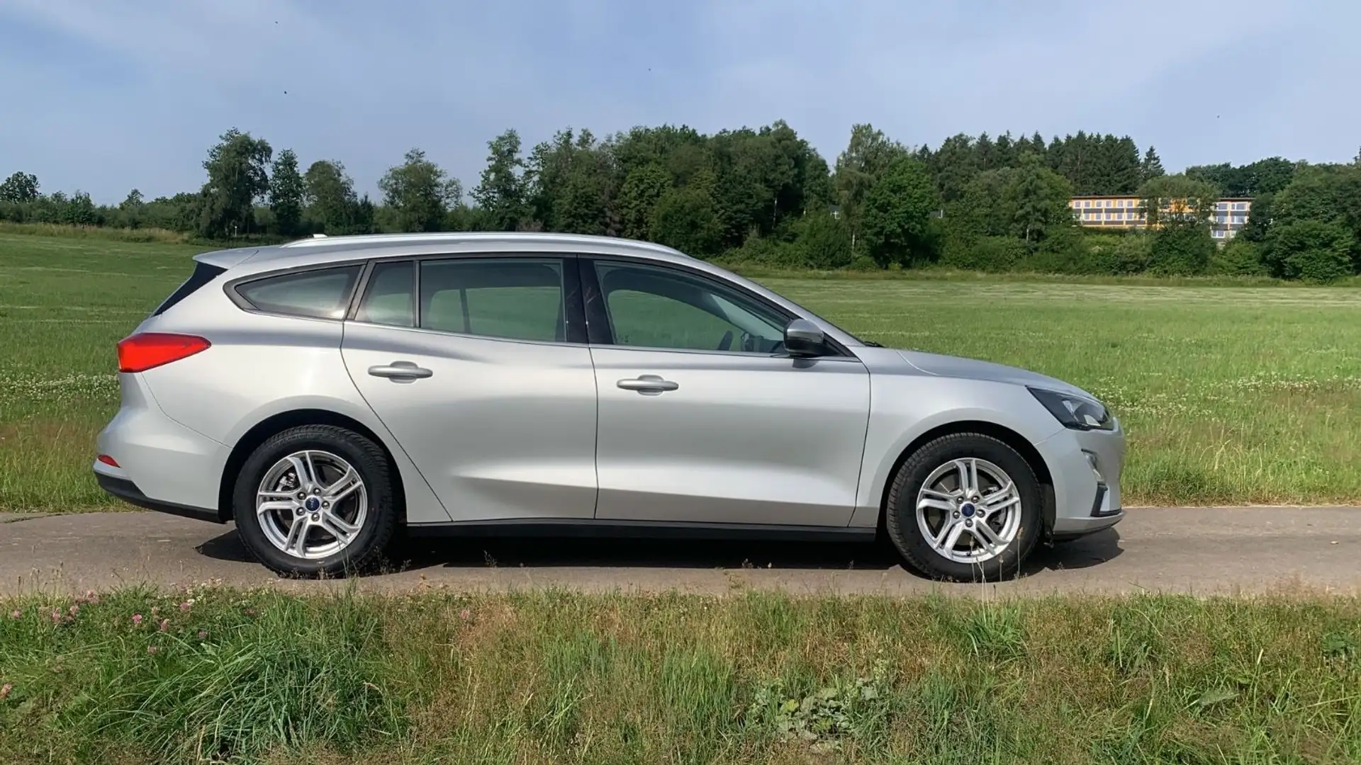 Ford Focus Turnier Cool & Connect Diesel 120ps Argent - 2