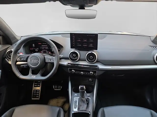 Audi Q2 view 5