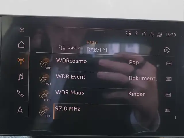 Audi Q2 view 13