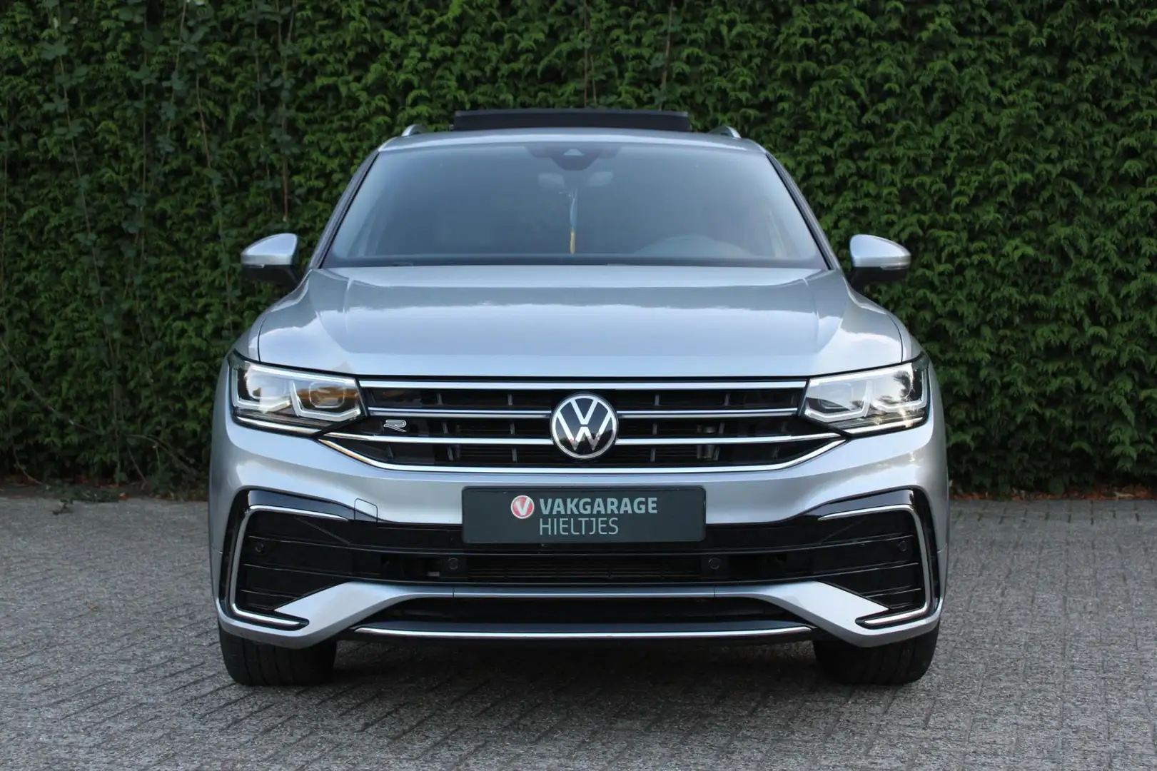 Volkswagen Tiguan Allspace 1.5 TSI R-Line Business+ 7p. 2+2 fabrieksgarantie Grijs - 2