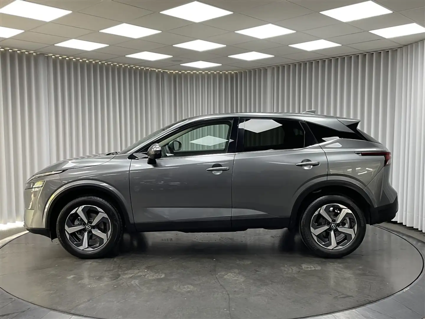 Nissan Qashqai 1.3 Dig-T / mHEV / N-Connecta / Aut. / Cam / Nav Gris - 2