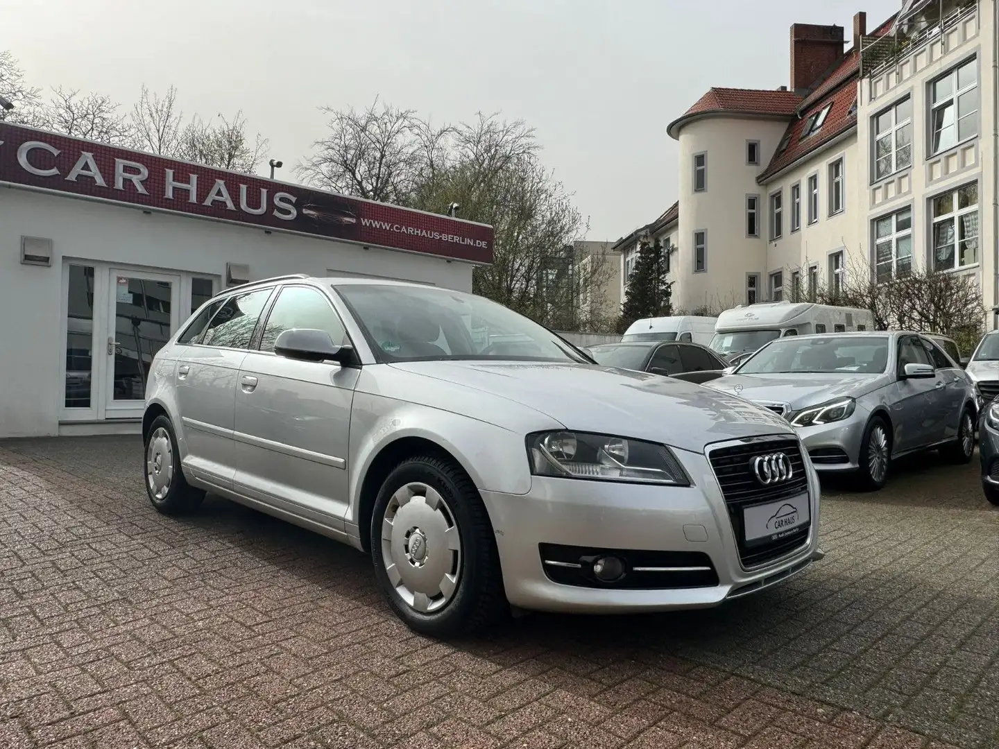 Audi A3 Sportback 1.4 TFSI Attraction * Aus 1.Hand * Silber - 1