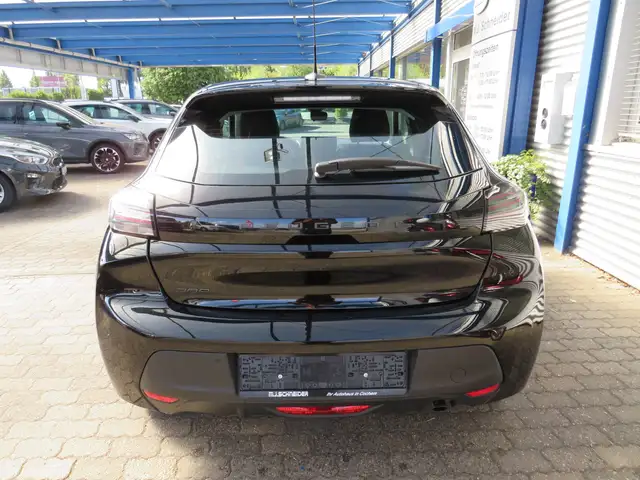 Peugeot 208 view 8