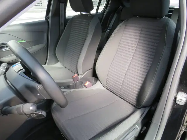 Peugeot 208 view 18