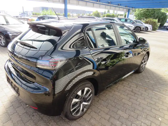 Peugeot 208 view 9