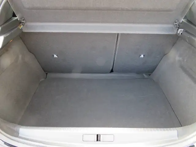 Peugeot 208 view 14
