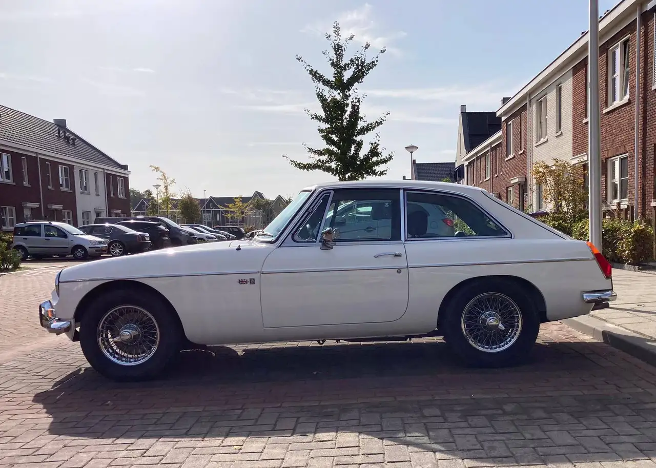 MGB GT, foto 2