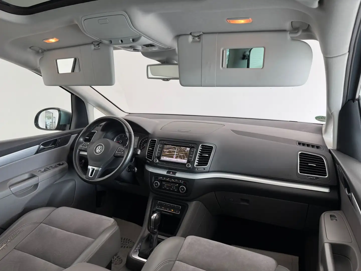 Volkswagen Sharan 2.0 TDI Highline|7-SITZER|AHK|PANO|STHZG| Grau - 2