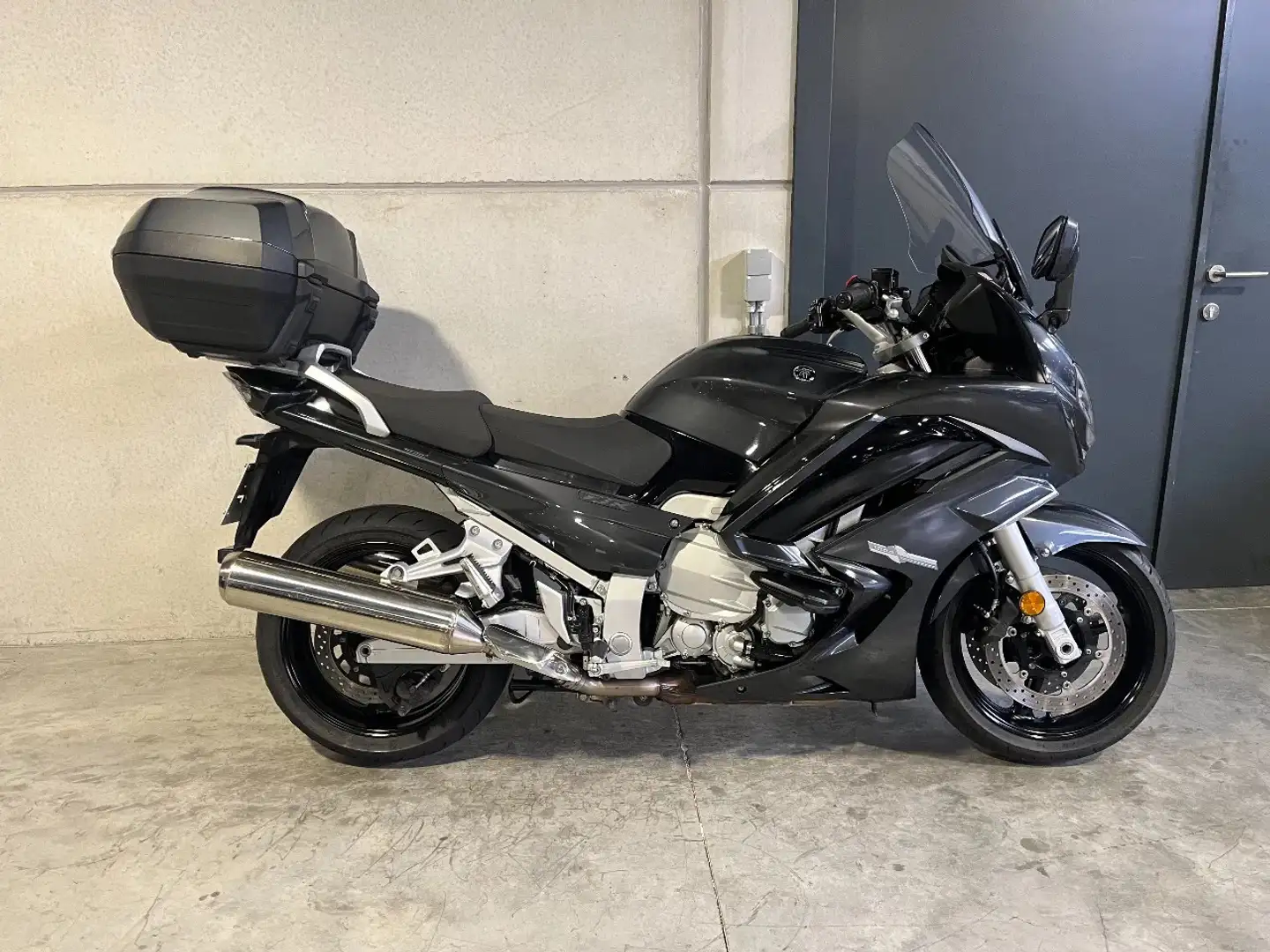 Yamaha FJR 1300 comfy, sterke toermoto met topcase - 2