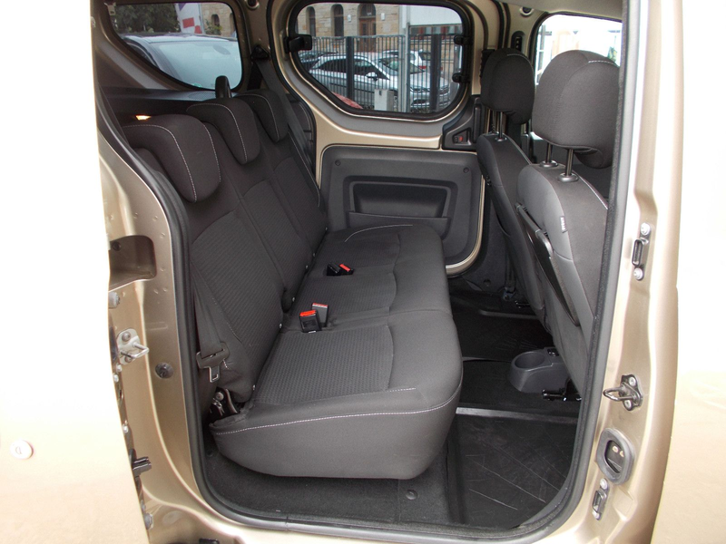 Dacia Dokker SCe *NAVI*KLIMA*SHZ*PDC*CAM*AHZV*1.Hand* — photo 15