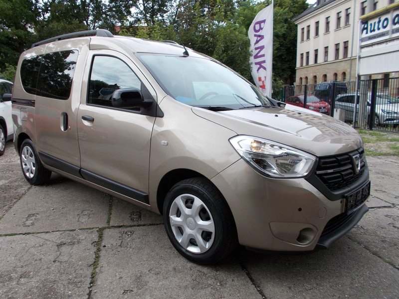 Dacia Dokker SCe *NAVI*KLIMA*SHZ*PDC*CAM*AHZV*1.Hand*
