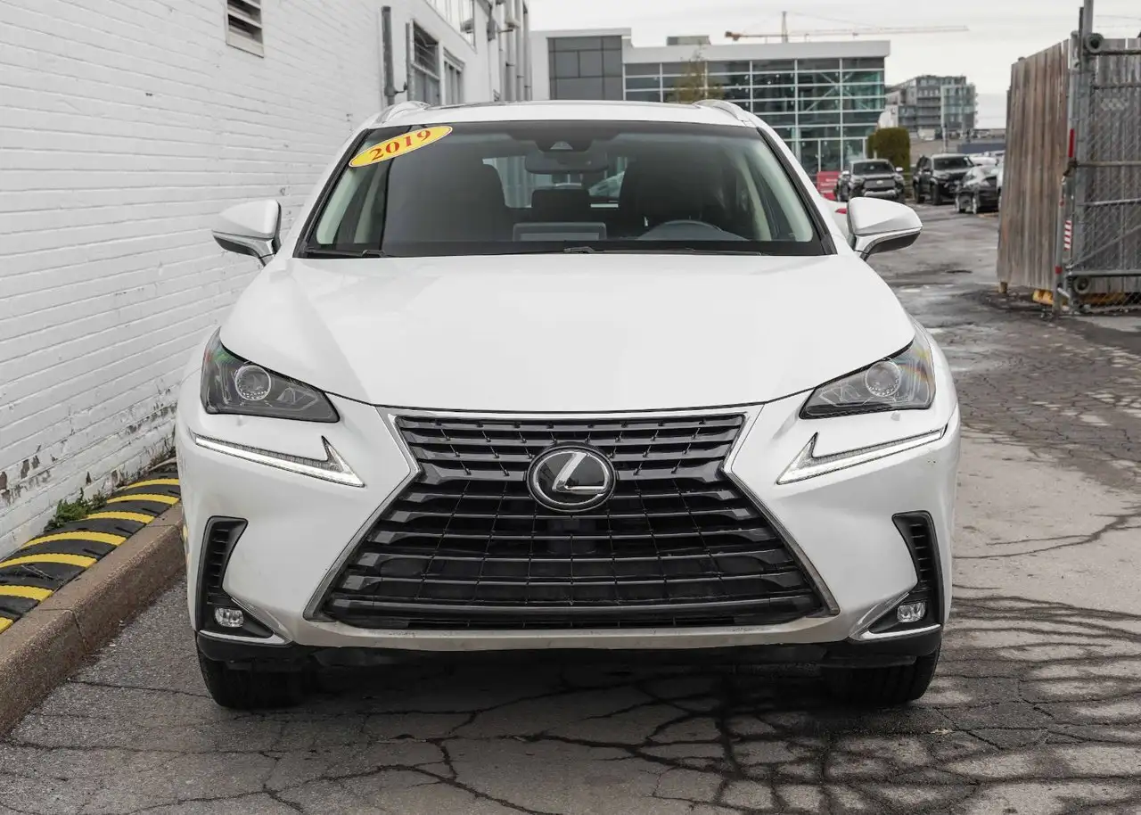 Lexus NX снимка Lexus NX