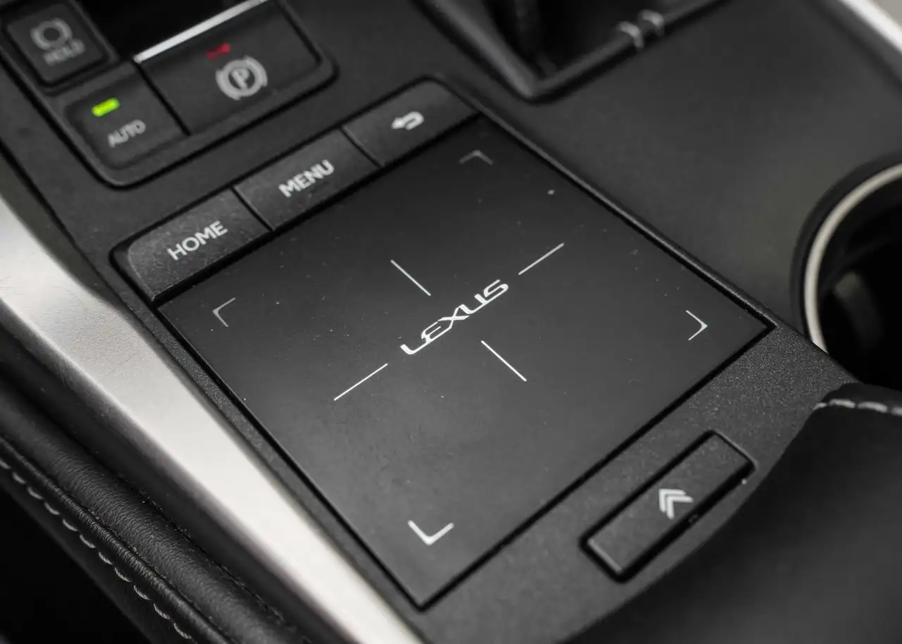 Lexus NX снимка Lexus NX
