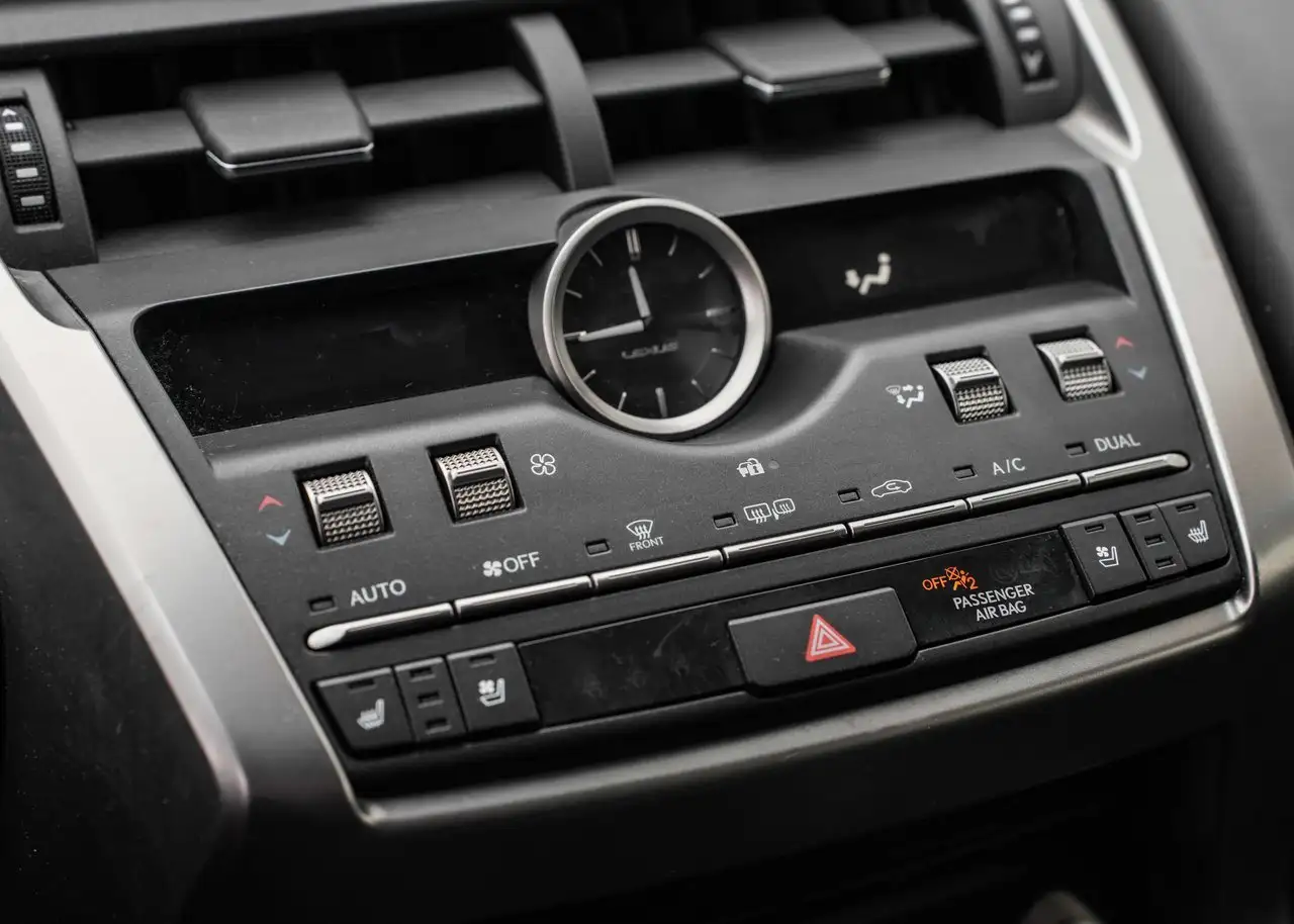 Lexus NX снимка Lexus NX