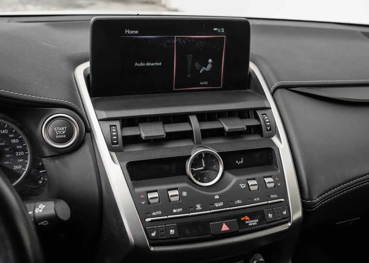 Lexus NX снимка Lexus NX