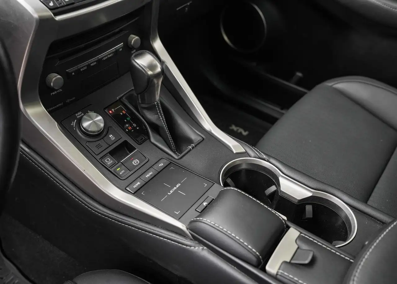 Lexus NX снимка Lexus NX