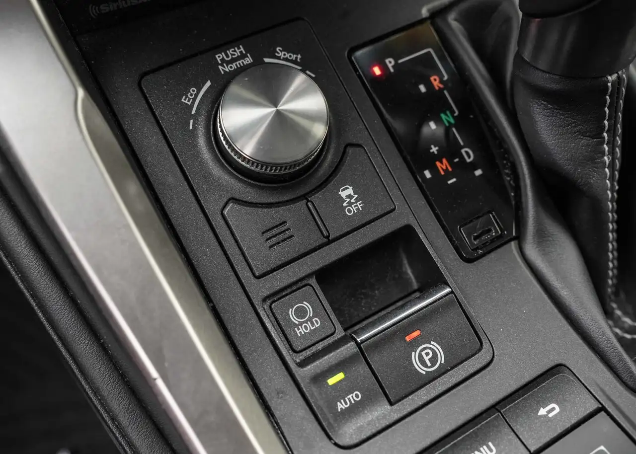 Lexus NX снимка Lexus NX
