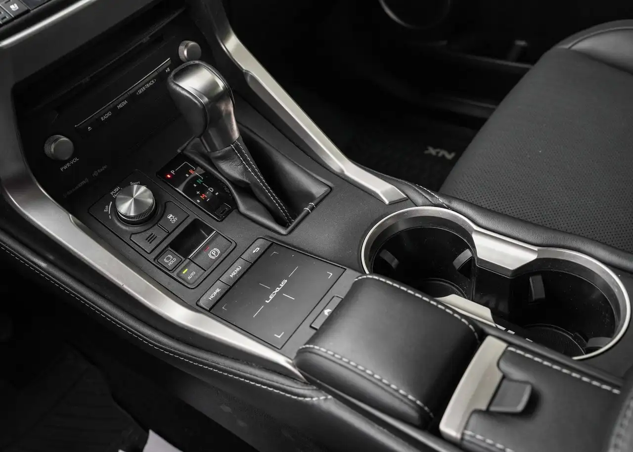 Lexus NX снимка Lexus NX