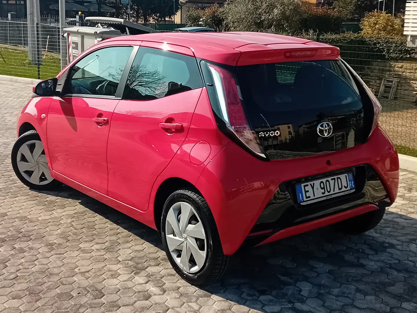 Toyota Aygo Aygo II 2014 5p 1.0 x-cool Rosso - 1