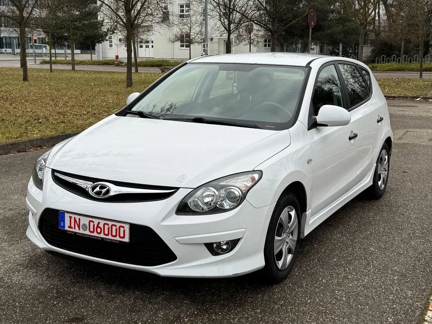 Hyundai i30 1.4 Klima MP3 USB Player Weiß - 2